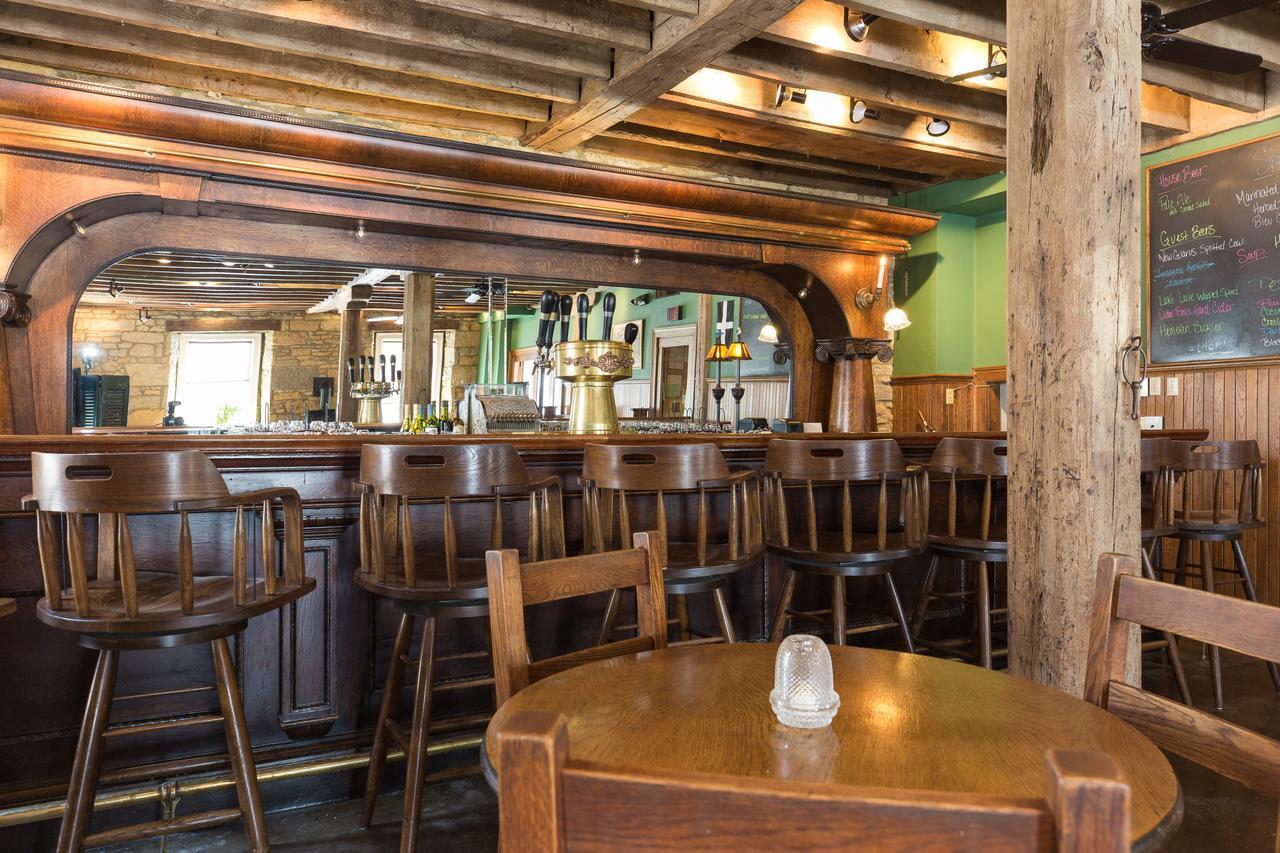 Commerce Street Brewery Hotel Mineral Point ภายนอก รูปภาพ